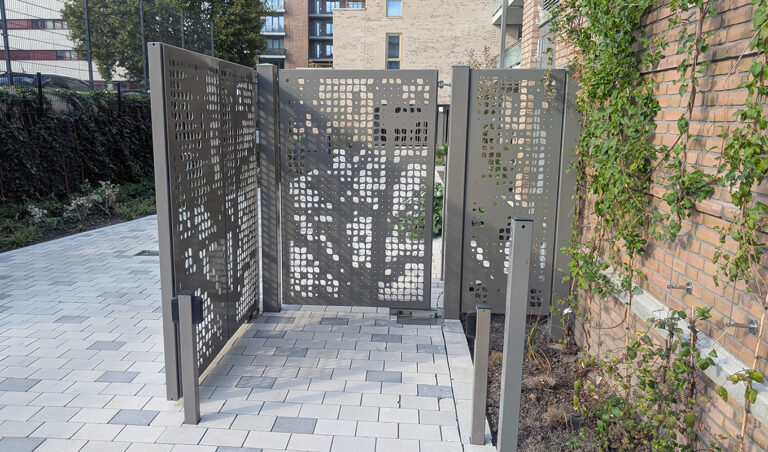 Hekwerk met lasergesneden beplating