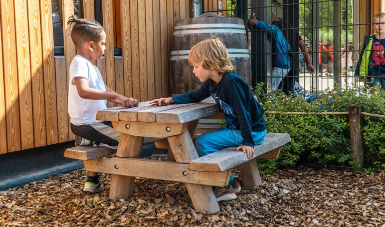 Picknicktafel voor onderbouw