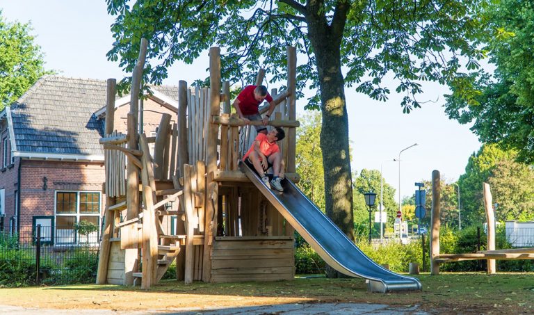 speeltoestel voor jongere kinderen