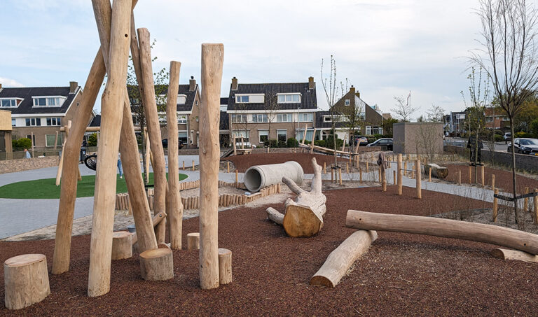 Balanceerparcours op schoolplein